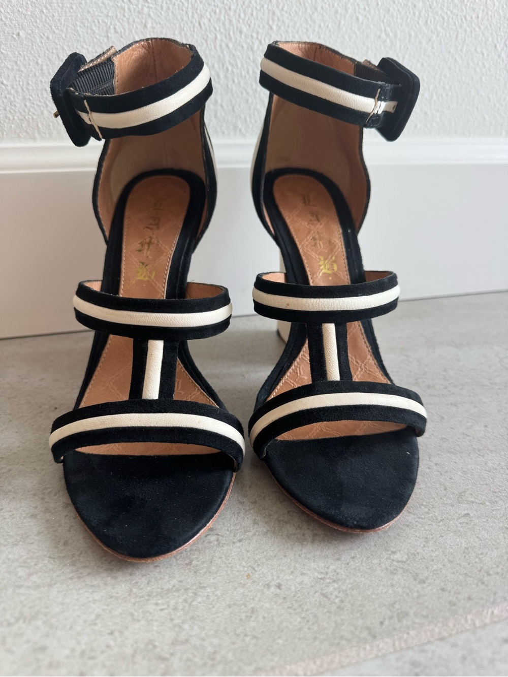 L.A.M.B. Black and Cream Strappy Block Heel Sandals - Picture 4 of 8
